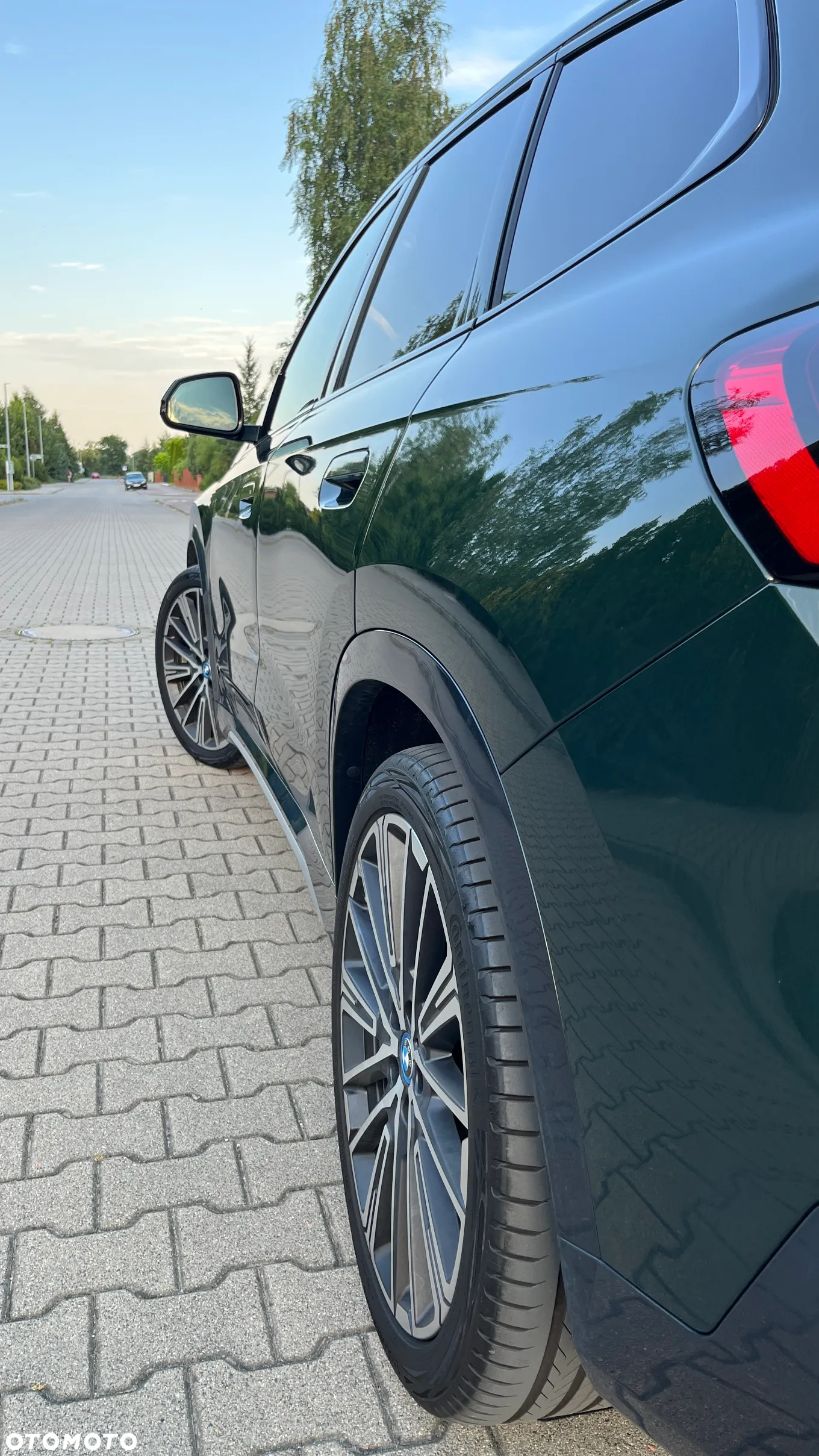 BMW iX1 xDrive30 66.5kWh xLine - 4