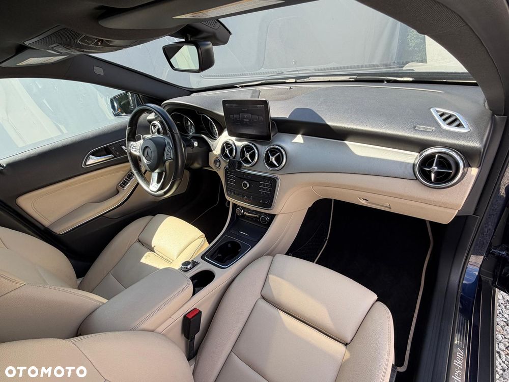 Mercedes-Benz GLA 250 7G-DCT Style - 17