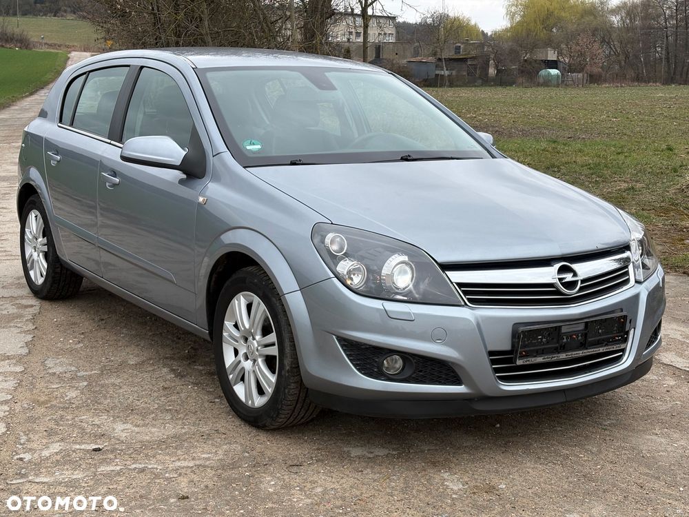 Opel Astra 1.6 Innovation 110 Jahre - 9