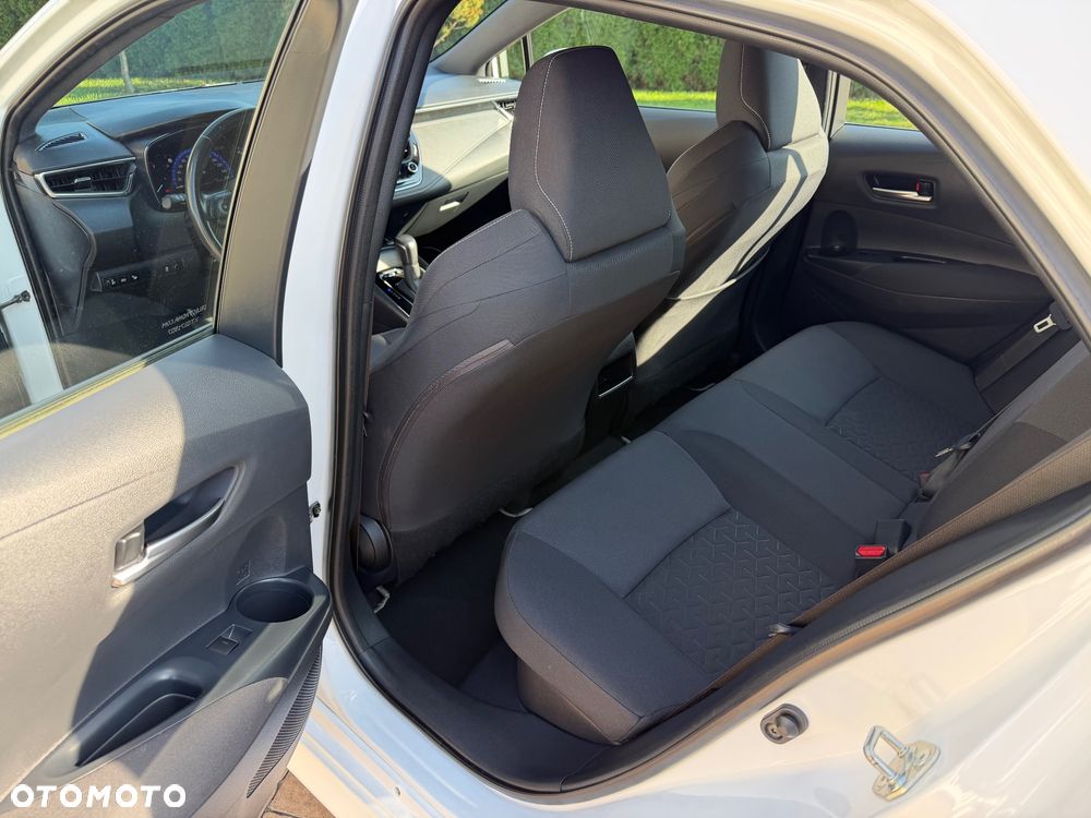 Toyota Corolla 1.8 Hybrid Comfort - 23