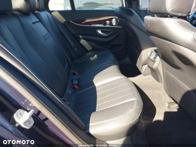 Mercedes-Benz Klasa E 300 9G-TRONIC - 7