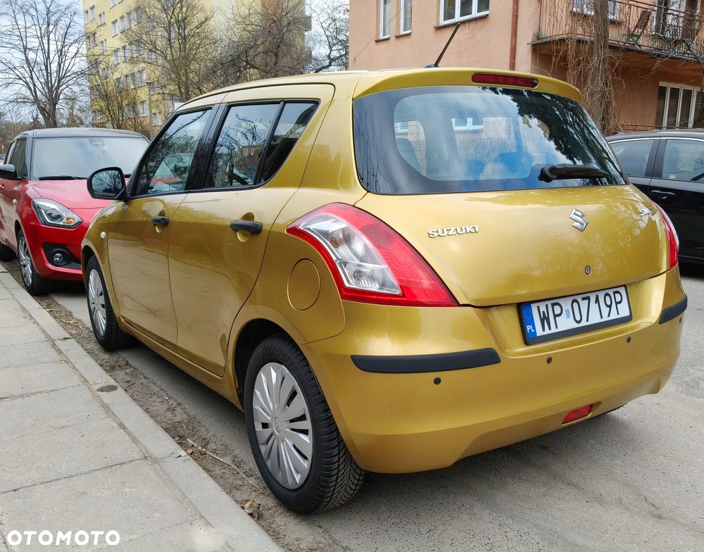 Suzuki Swift 1.2 Club - 4