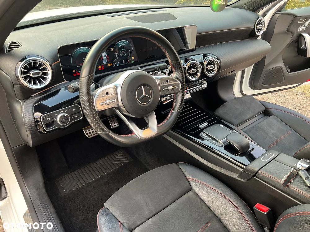 Mercedes-Benz Klasa A 200 AMG Line 7G-DCT - 8