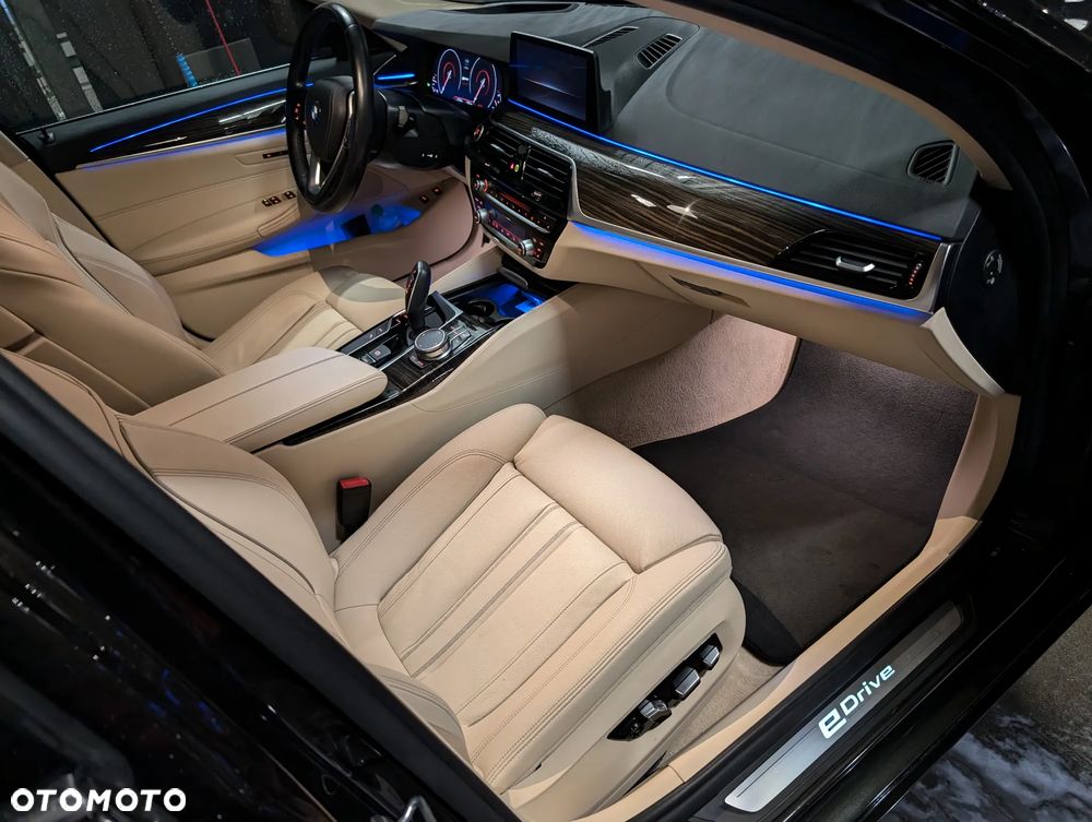 BMW Seria 5 530e iPerformance Luxury Line - 14