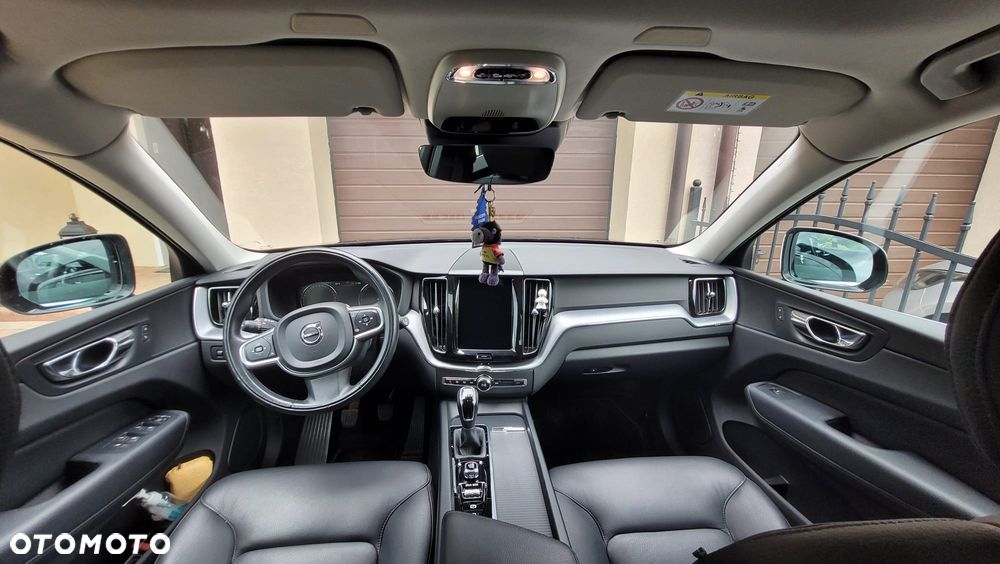 Volvo XC 60 D4 Momentum Pro - 17