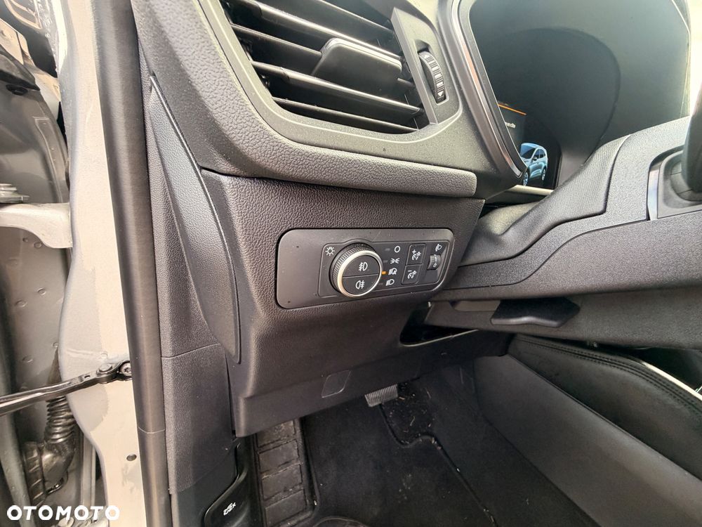 Ford Kuga 2.5 Duratec FHEV TITANIUM X - 28