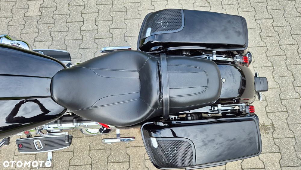 Harley-Davidson CVO Street Glide - 18