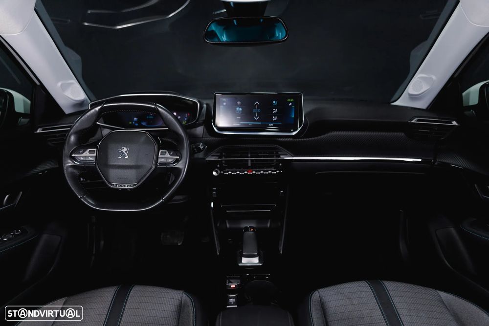 Peugeot e-208 Allure Pack - 17