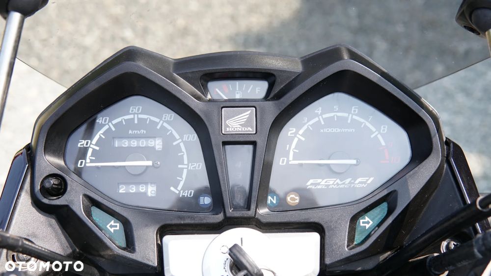 Honda CBF - 8