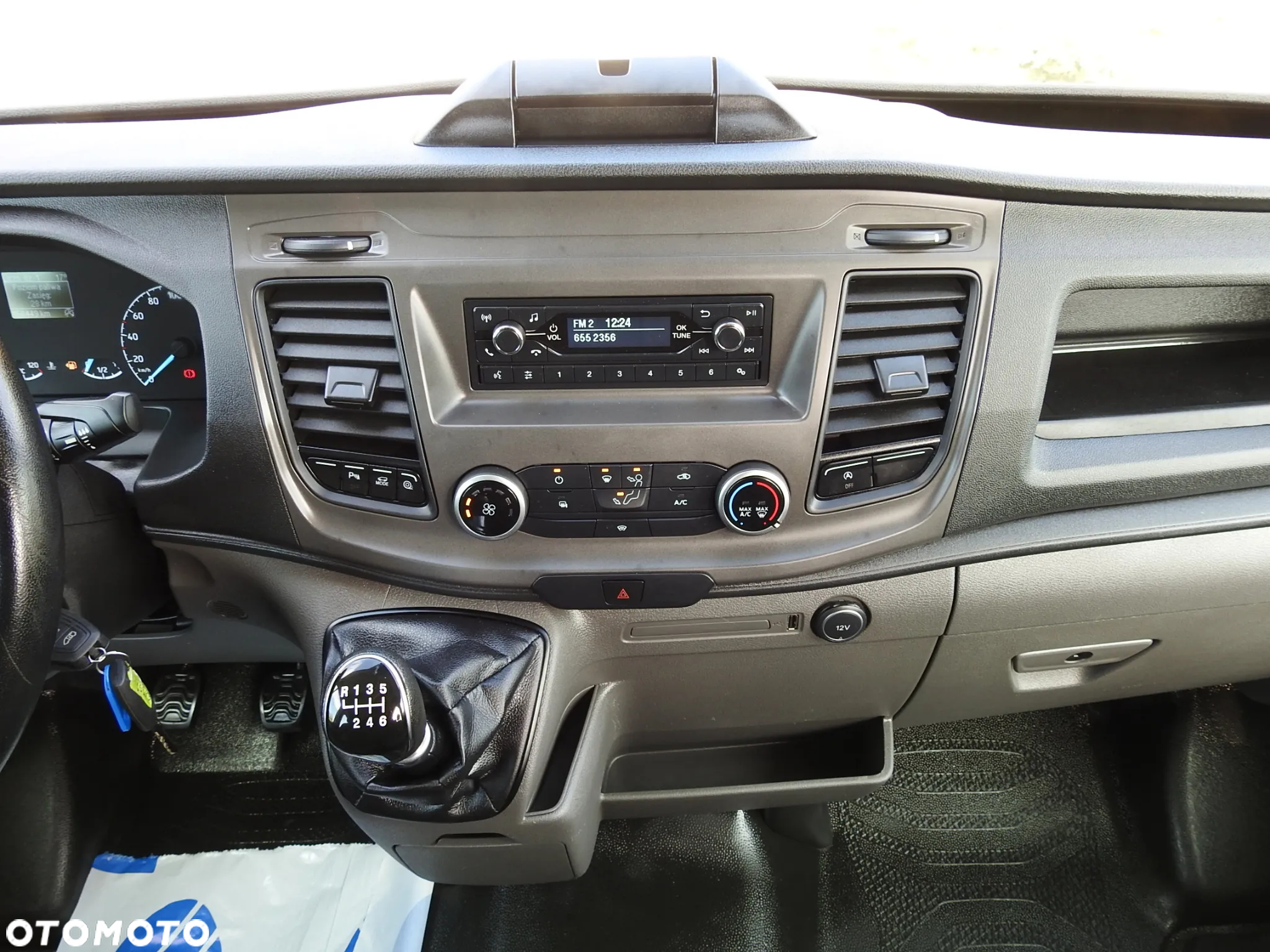 Ford TRANSIT FURGON BRYGADÓWKA 6 MIEJSCA TEMPOMAT KLIMATYZACJA LEDY 130KM [ J78198 ] - 32