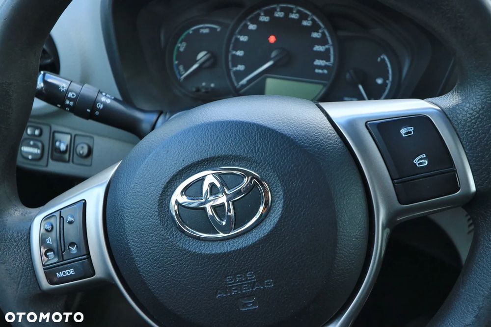 Toyota Yaris Hybrid 100 Active EU6 - 10