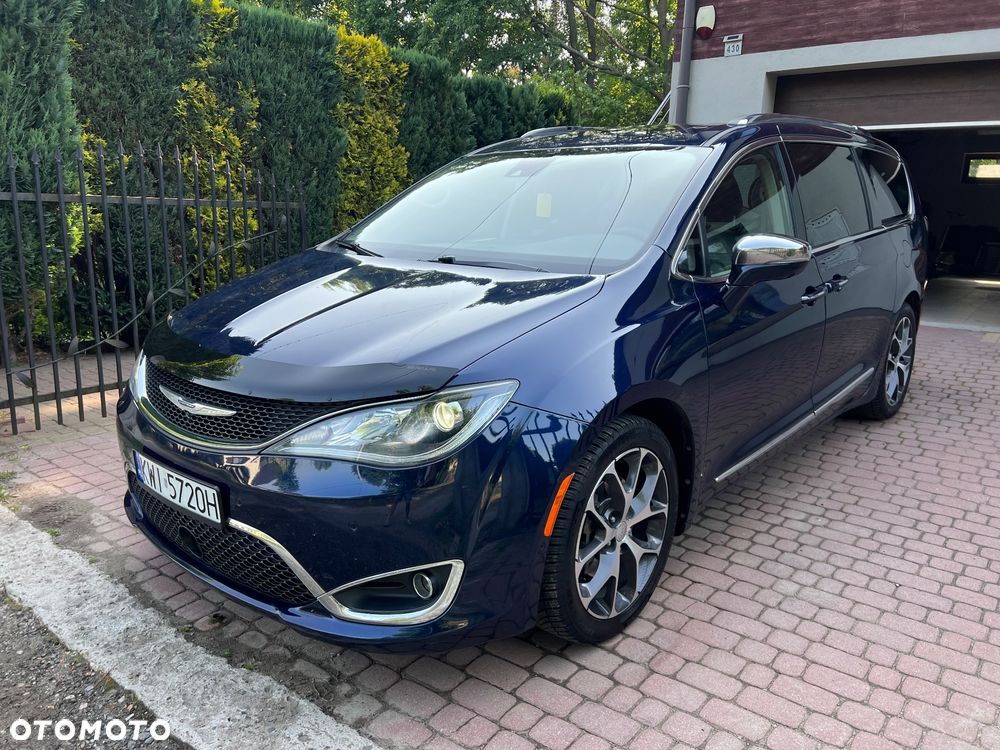 Chrysler Pacifica - 3