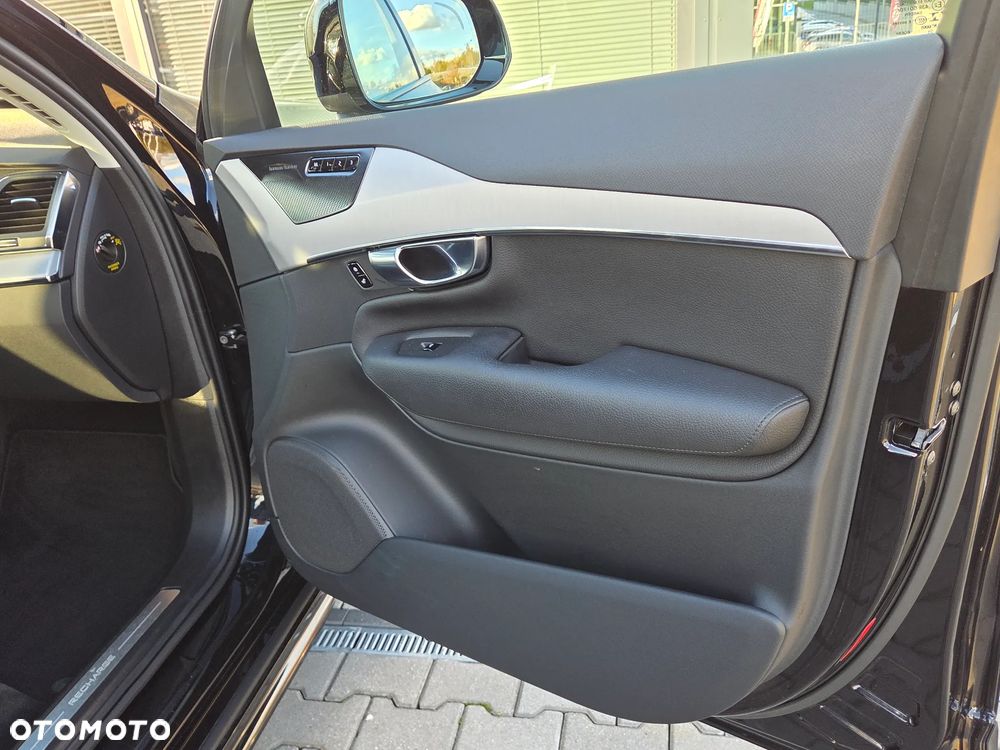 Volvo XC 90 T8 AWD Plug-In Hybrid R-Design 7os - 31