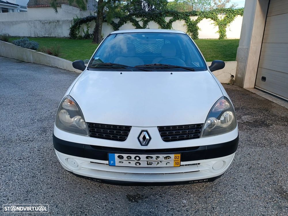 Renault Clio 2002 photo 2