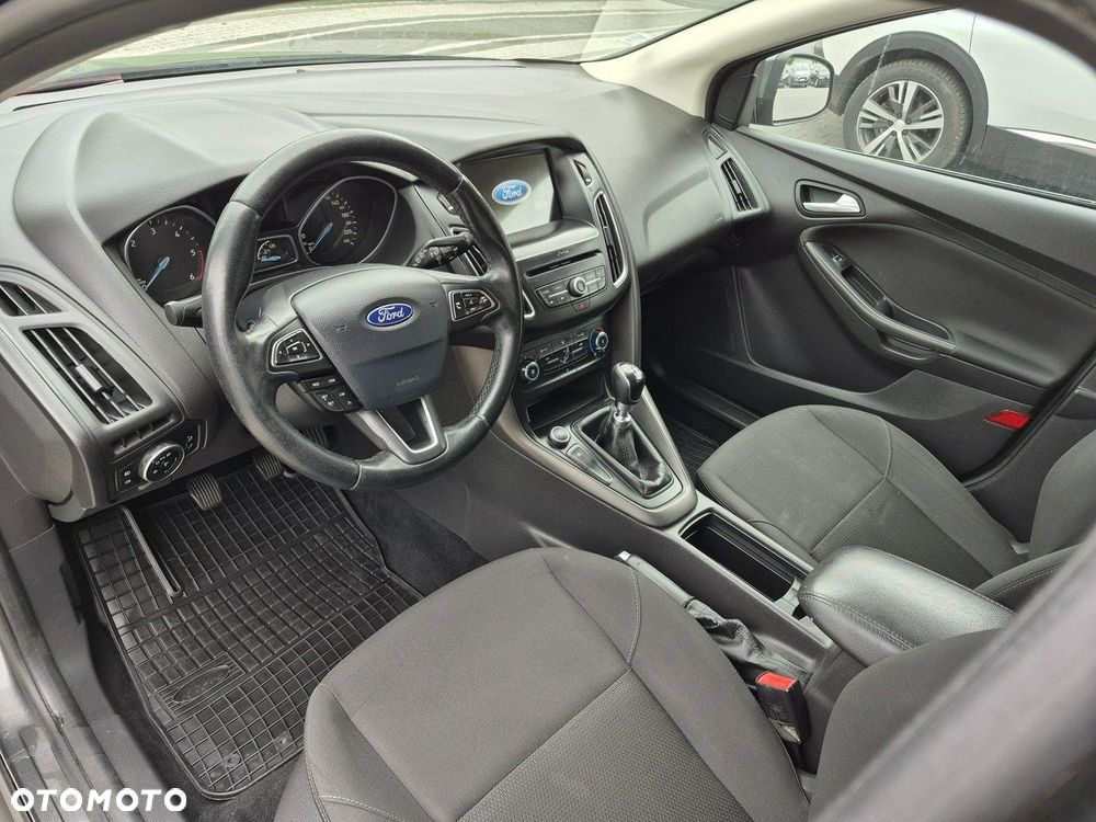 Ford Focus - 8