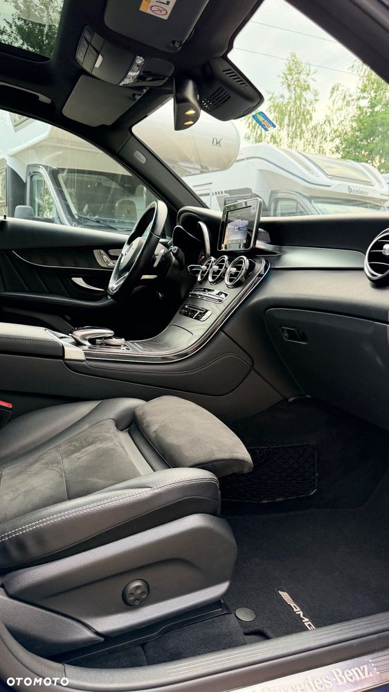 Mercedes-Benz GLC - 32