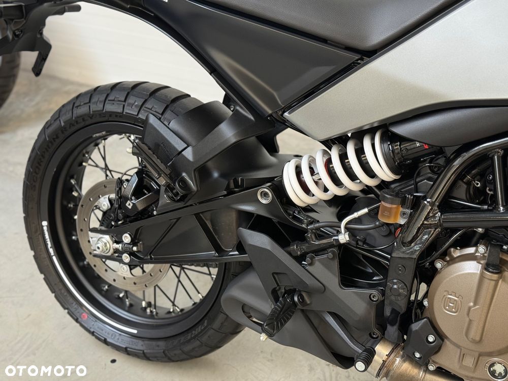 Husqvarna Svartpilen - 13