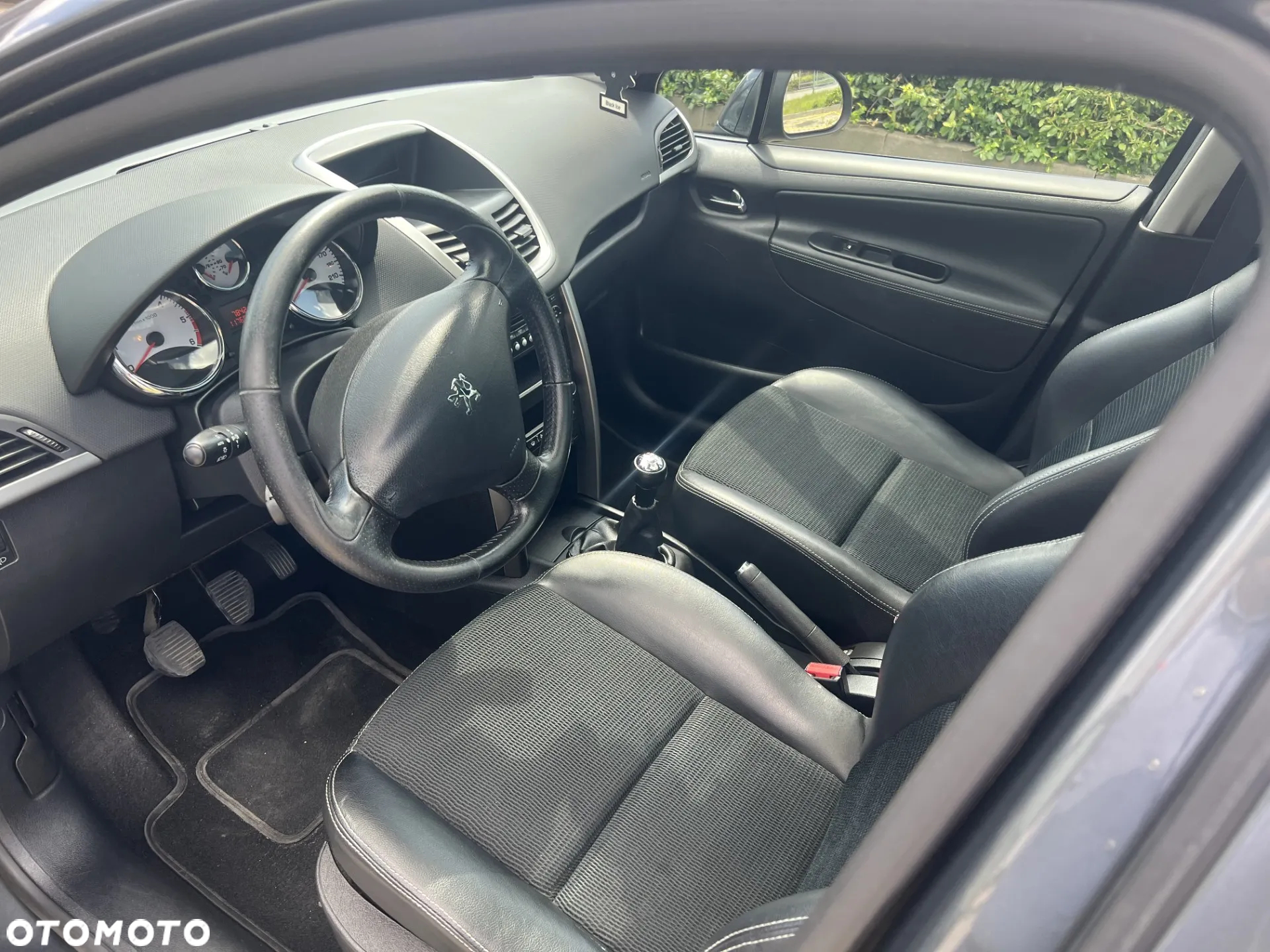 Peugeot 207 Outdoor 1.6 HDi - 21