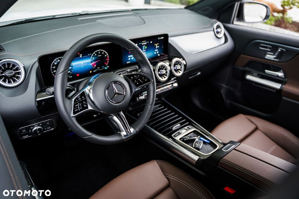 Mercedes-Benz GLA - 13