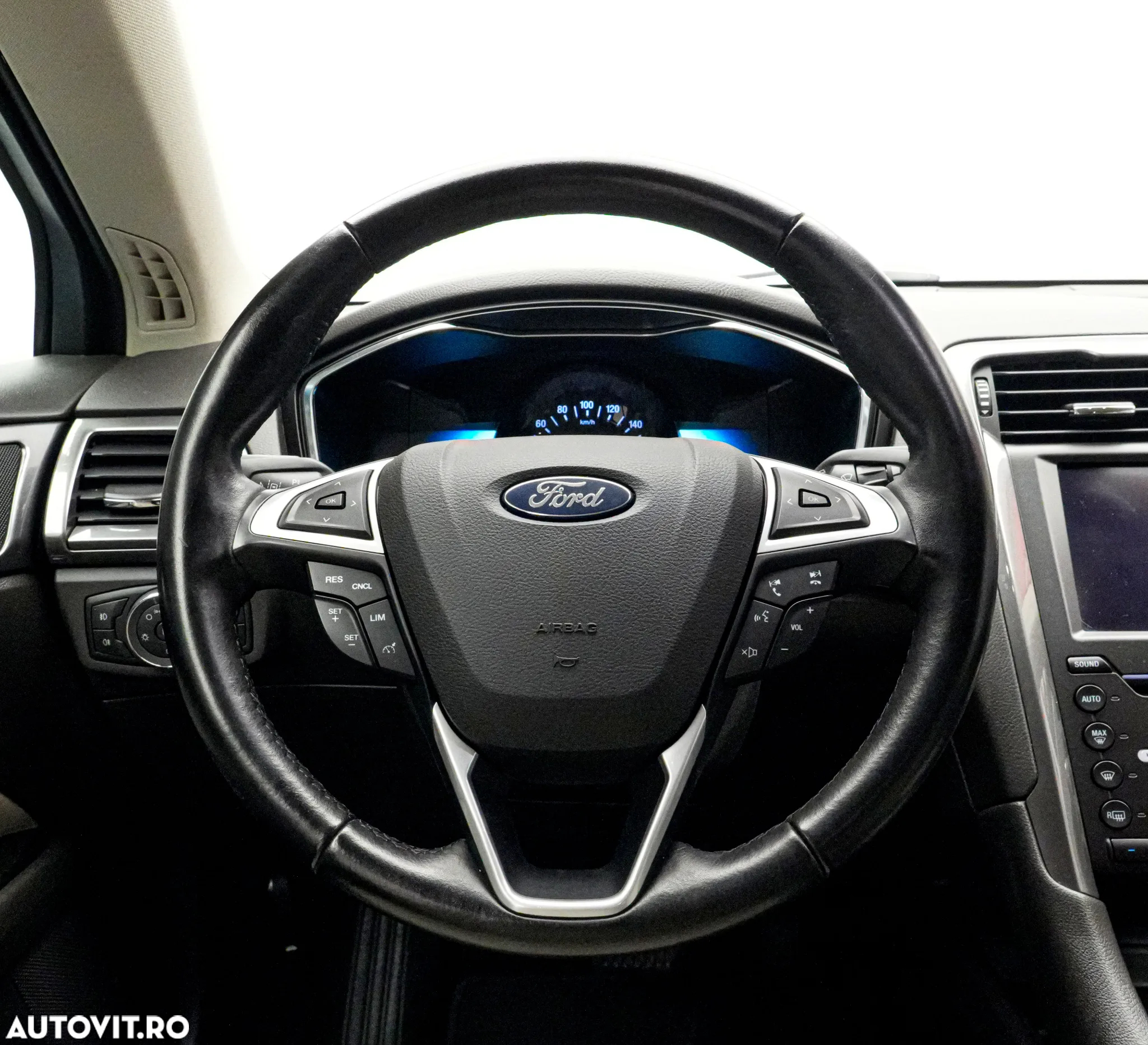 Ford Mondeo 2.0 HEV Titanium - 18