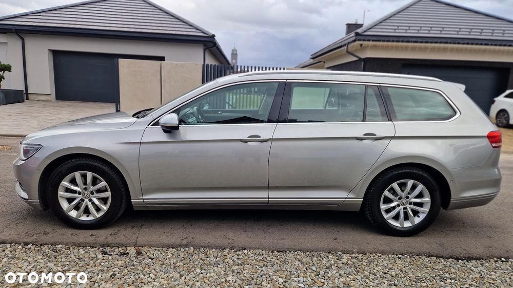 Volkswagen Passat - 32