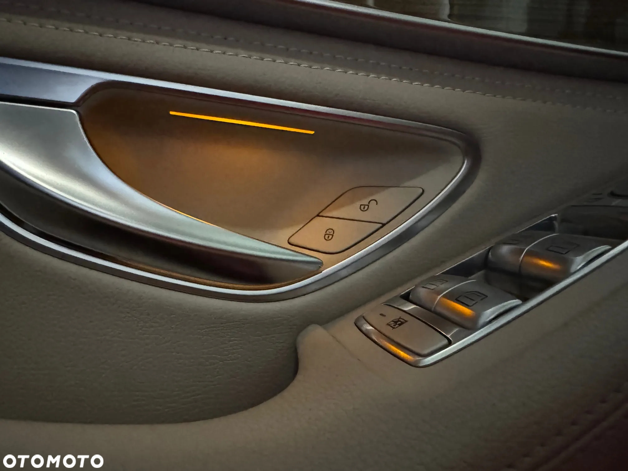 Mercedes-Benz Klasa C 250 7G-TRONIC - 24
