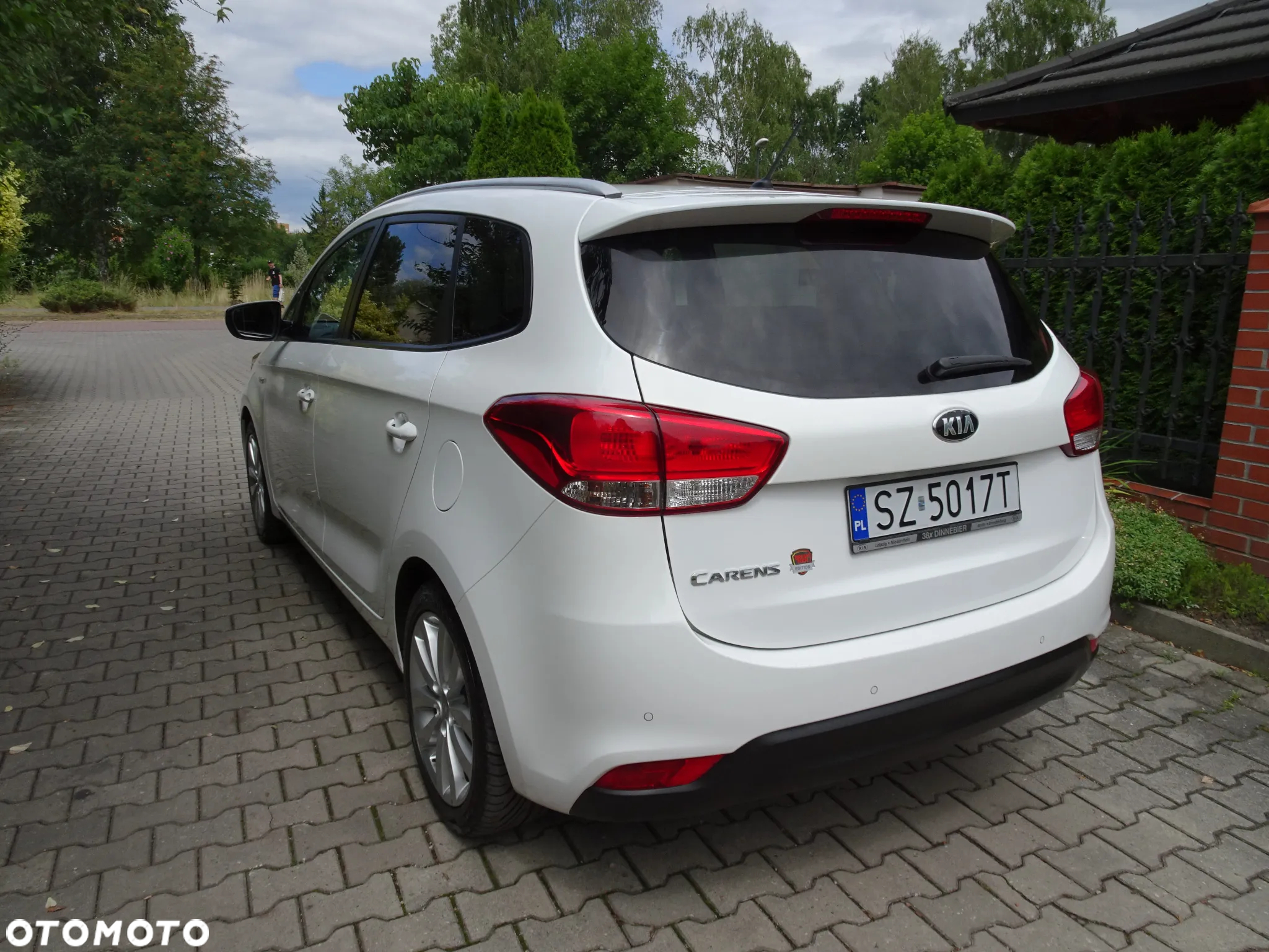 Kia Carens - 14