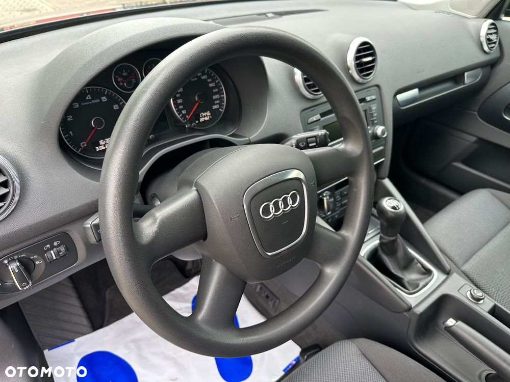 Audi A3 3-drzwiowe 1.6 Ambiente - 15