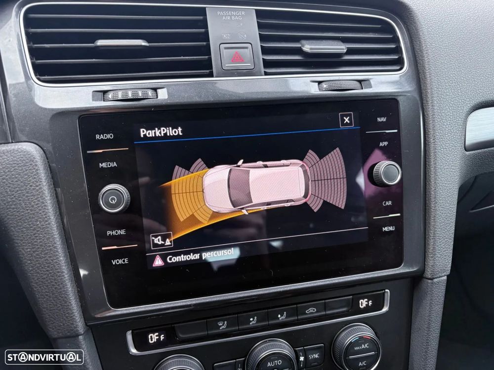 VW Golf 1.0 TSI Confortline - 41