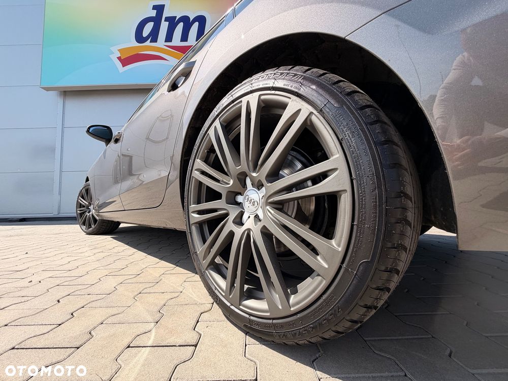 Audi A4 Avant 35 TFSI S tronic S line - 35