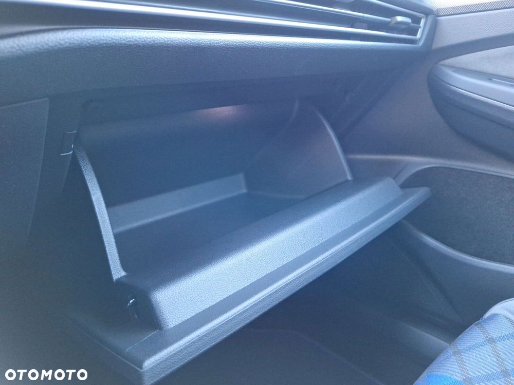 Volkswagen Golf - 26