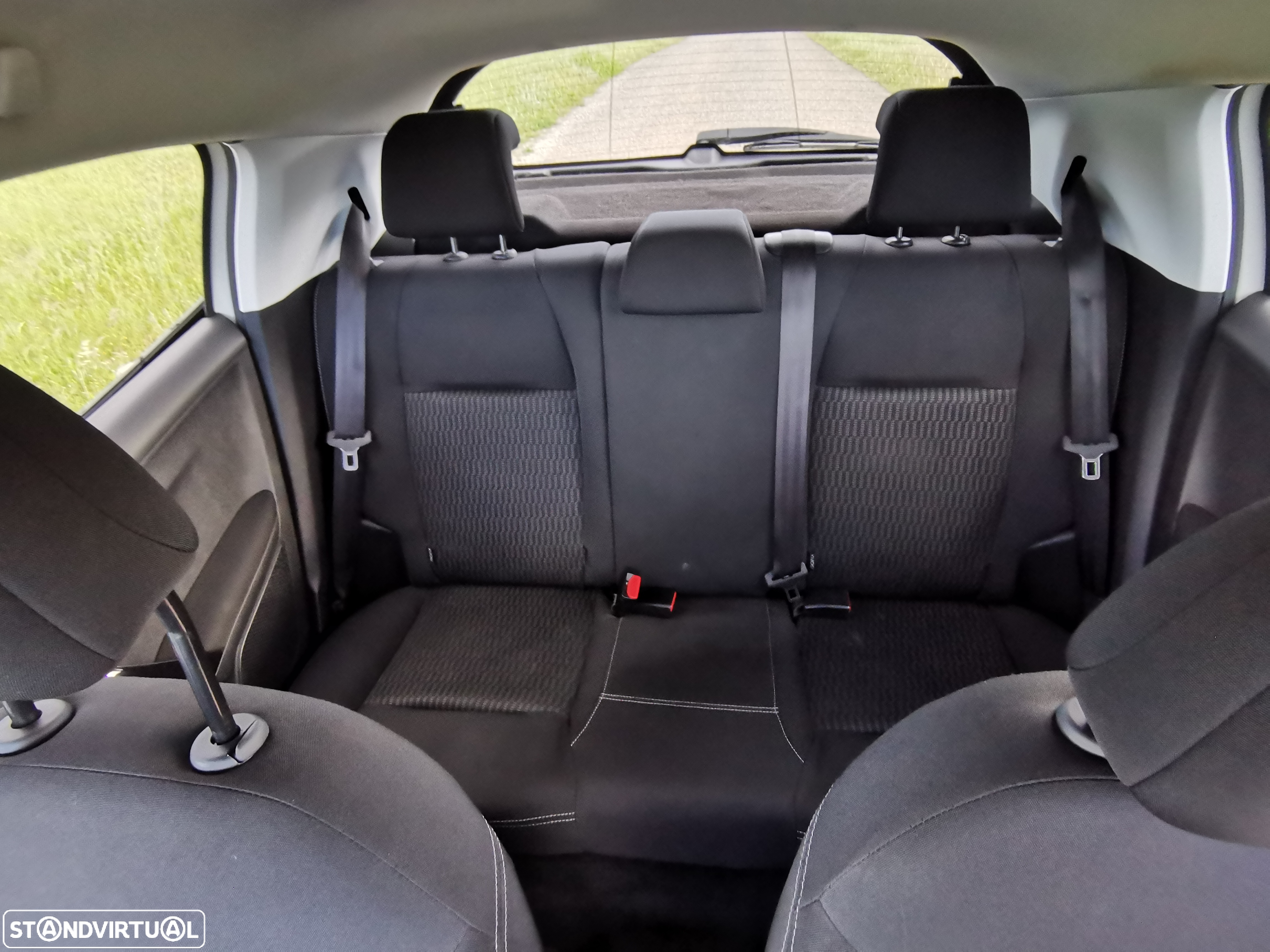Peugeot 208 1.6 BlueHDi Style - 8