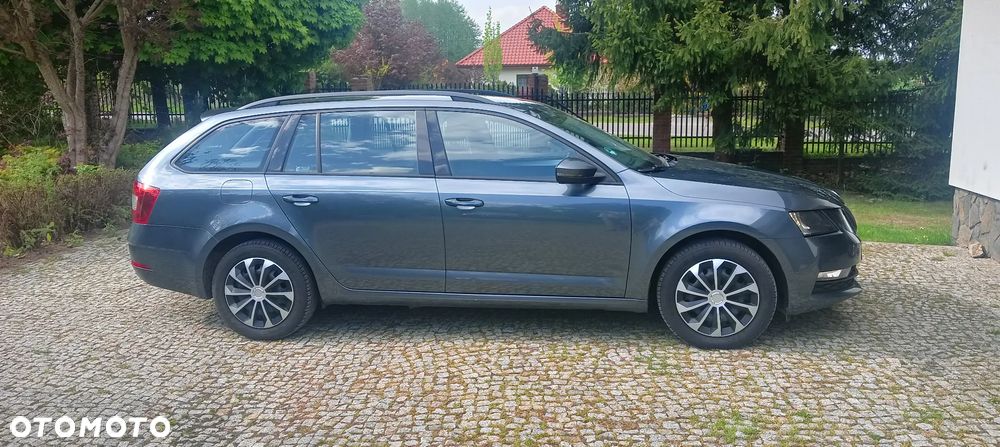 Skoda Octavia 1.6 TDI Active - 10