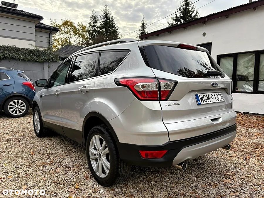 Ford Kuga 1.5 EcoBoost 2x4 Business Edition - 4