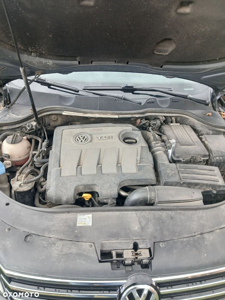 Volkswagen Passat - 12