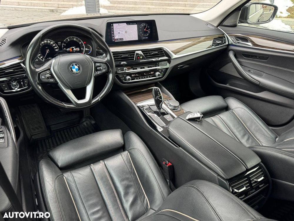 BMW Seria 5 520d AT - 17