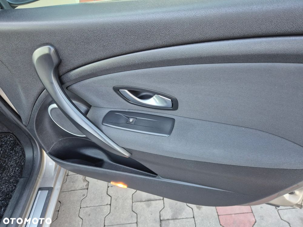Renault Megane 1.6 16V 110 LIMITED - 24