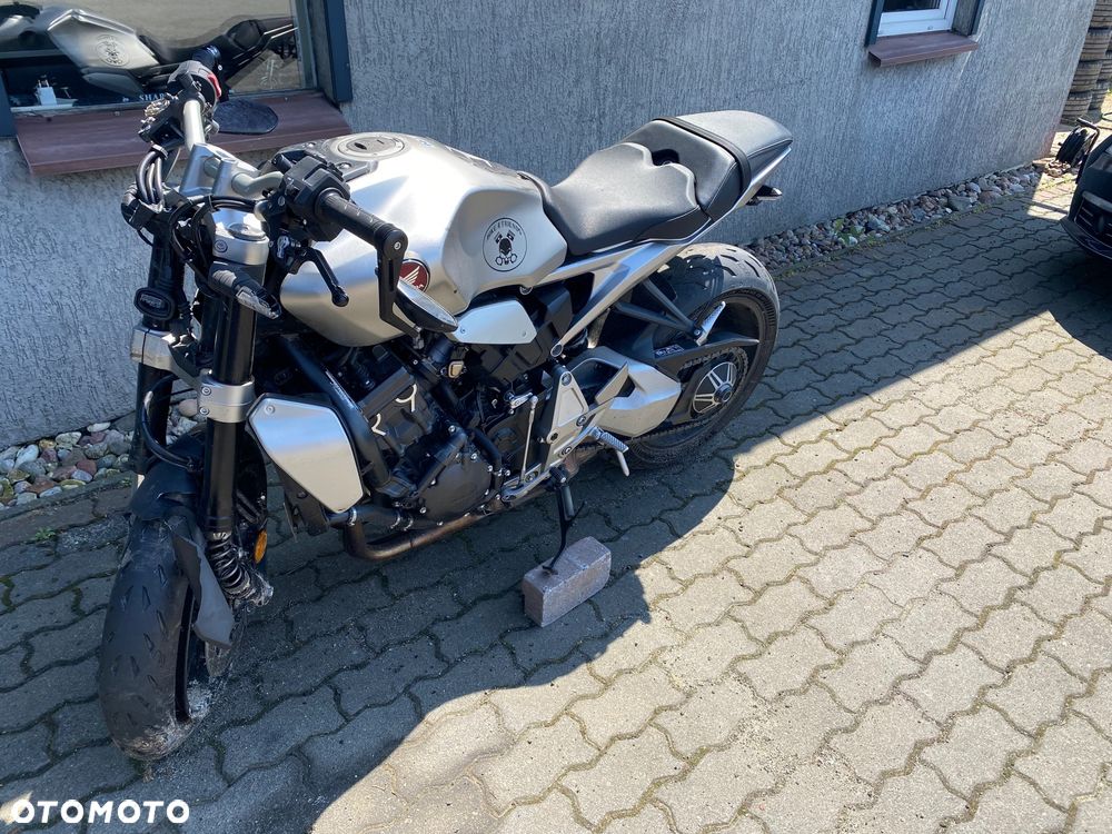 Honda CB - 2