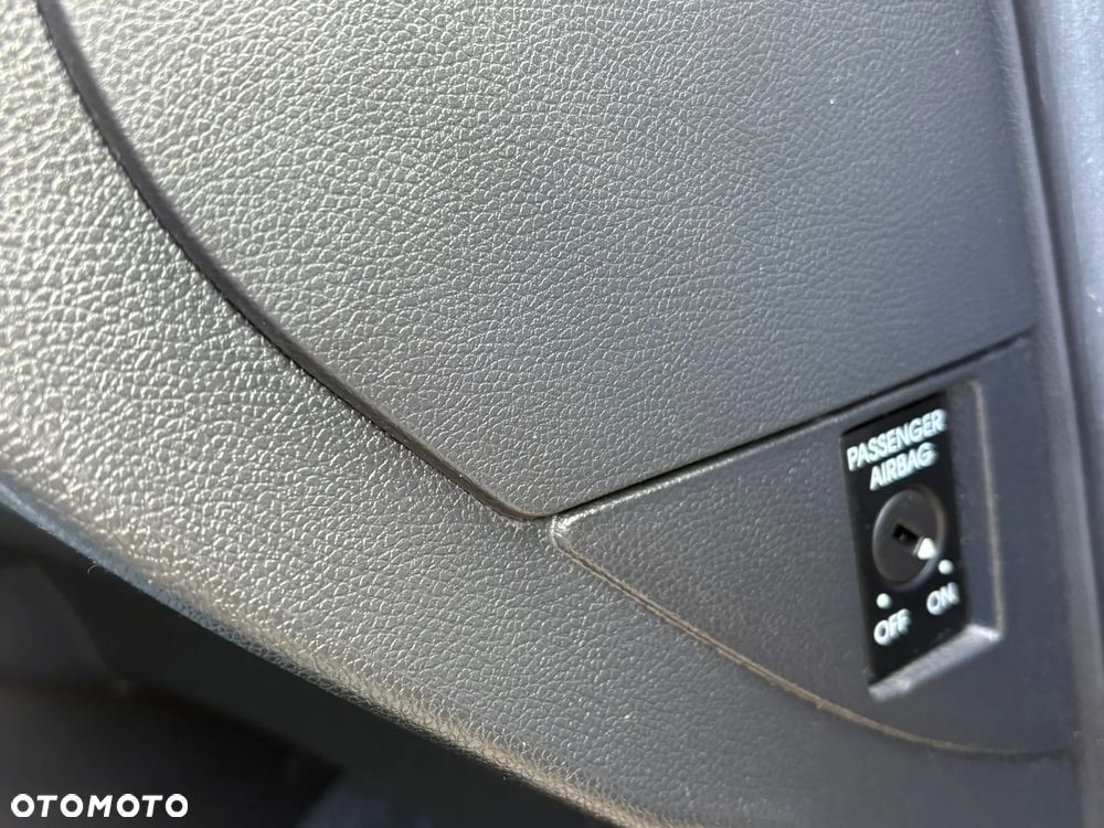 Skoda Fabia ver-1-2-12v-active - 19