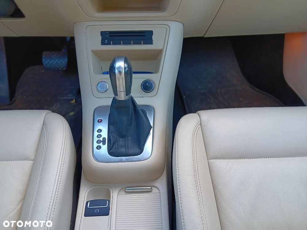 Volkswagen Tiguan - 6