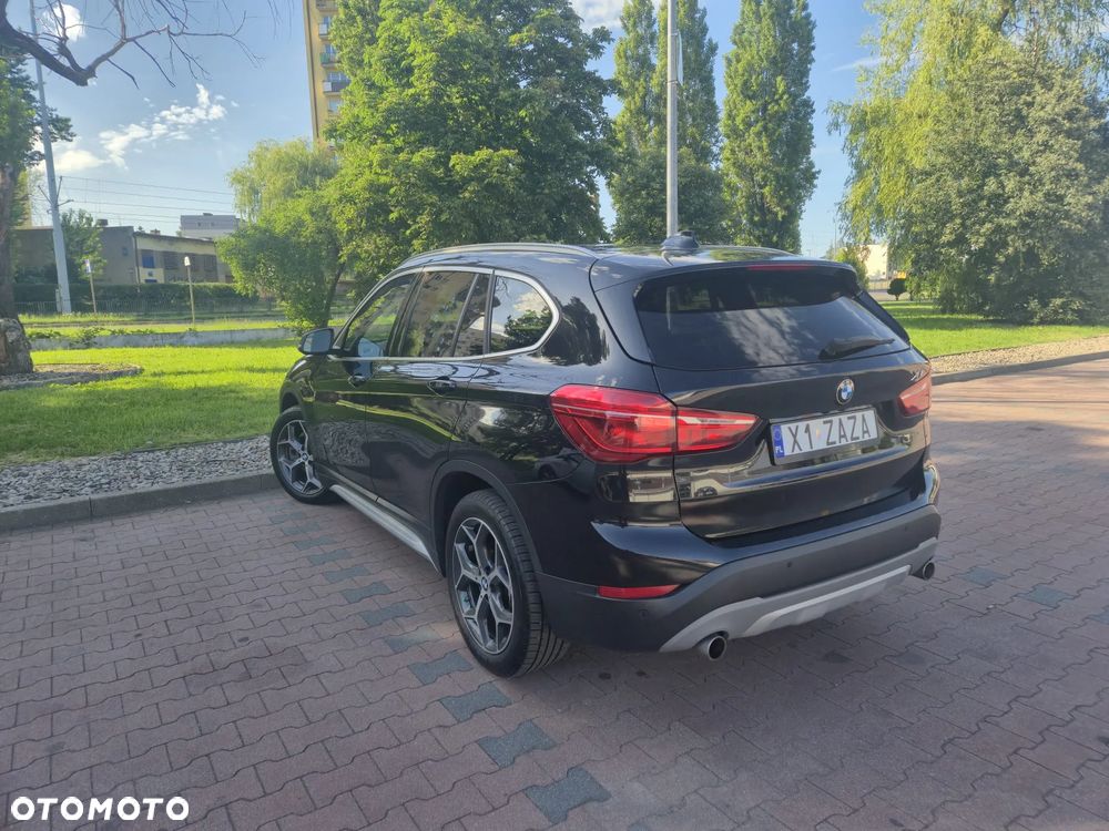 BMW X1 xDrive25i Advantage - 11