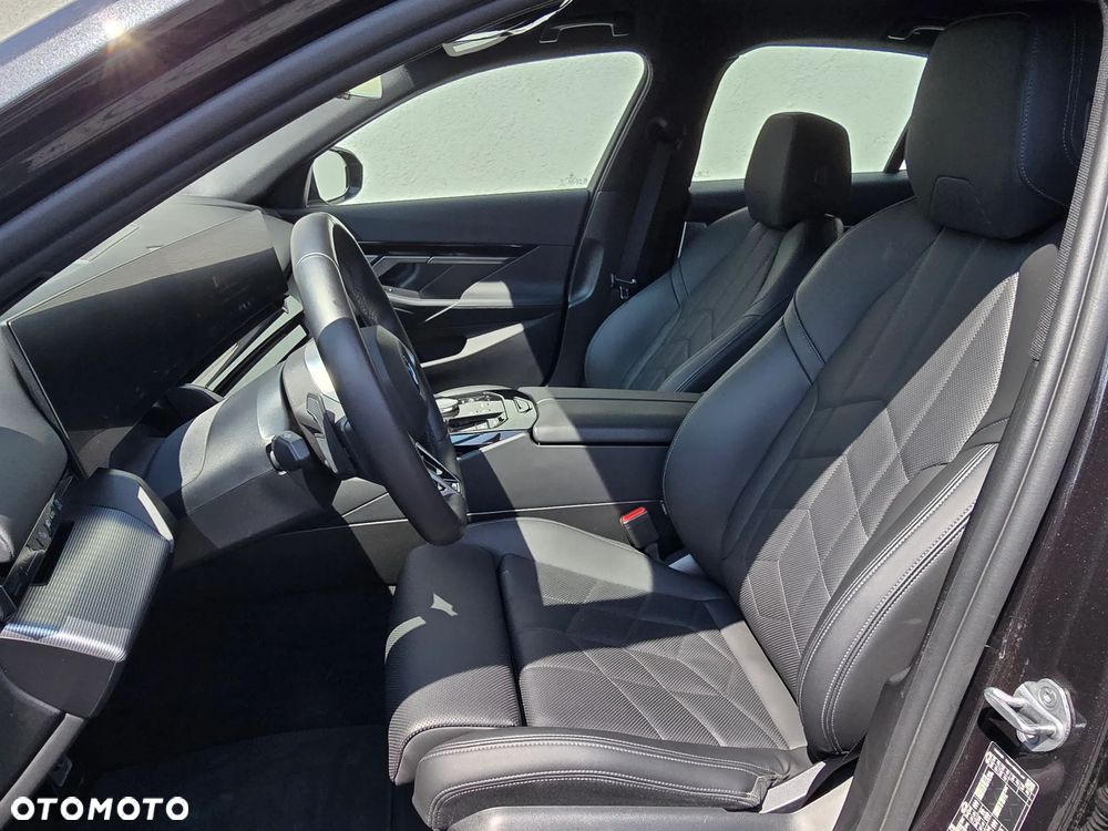 BMW Seria 5 520d xDrive - 7