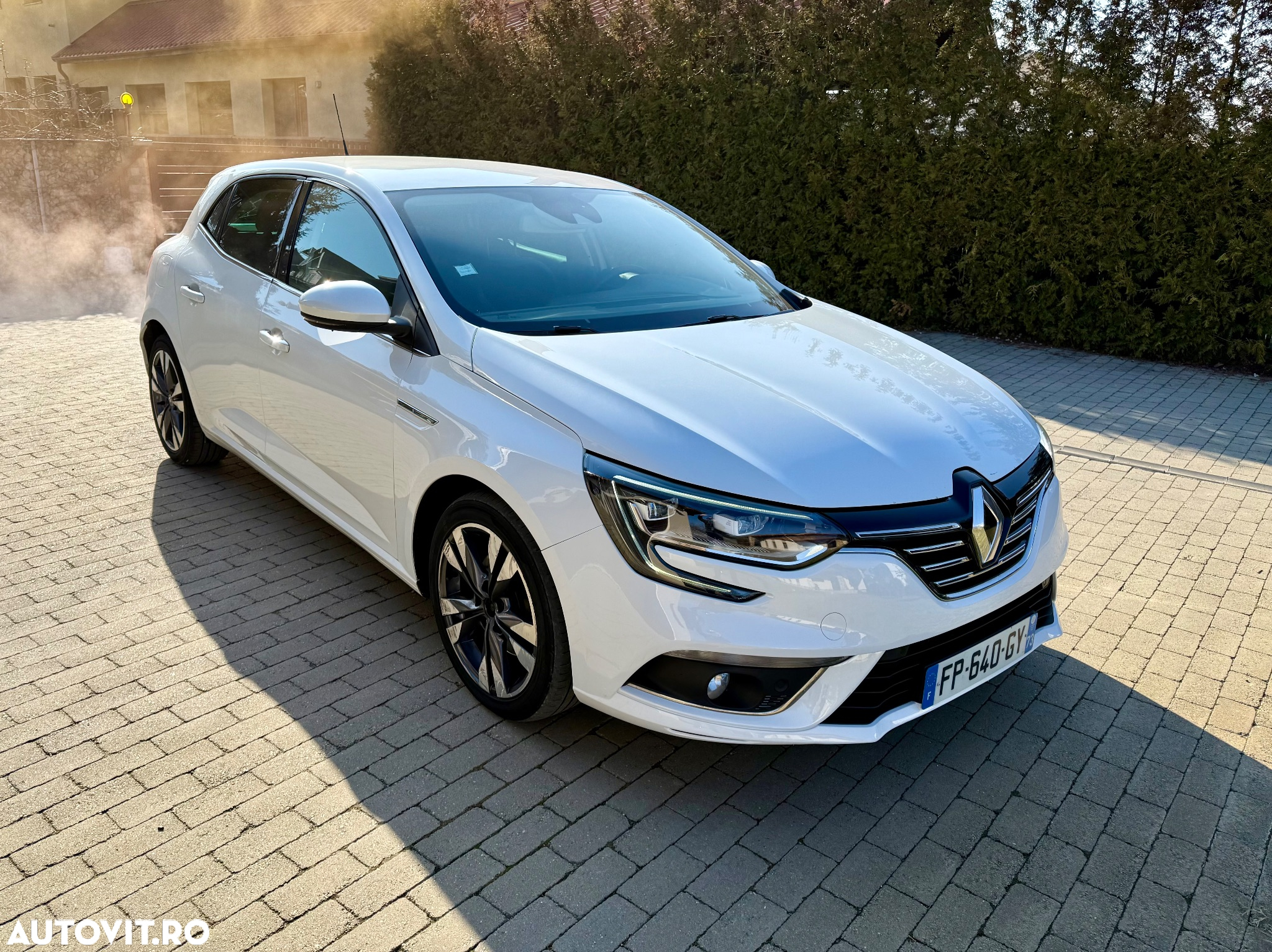 Renault Megane BLUE dCi EDC Intens - 2