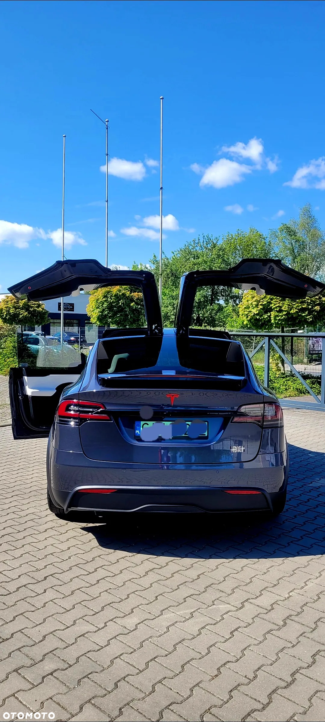Tesla Model X Plaid - 4