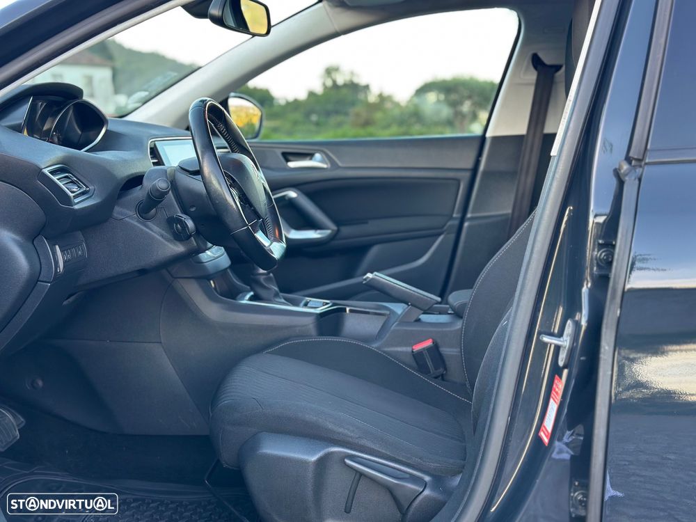 Peugeot 308 SW BlueHDi 120 EAT6 Stop & Start Active - 17