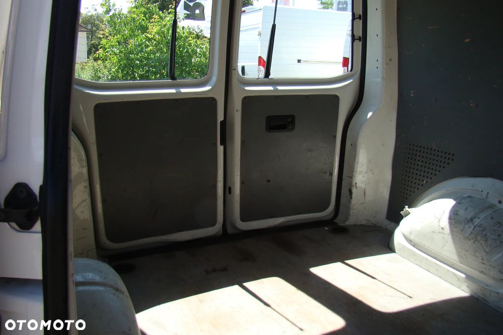 Volkswagen Transporter - 12
