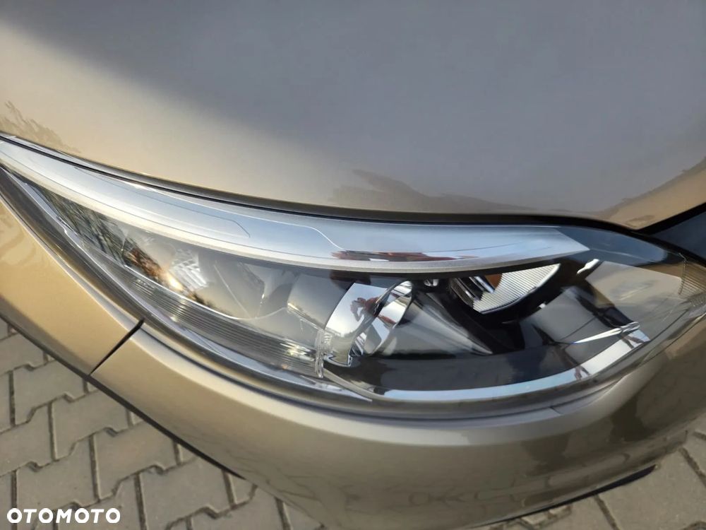 Renault Captur 1.2 TCe Helly Hansen EDC - 23