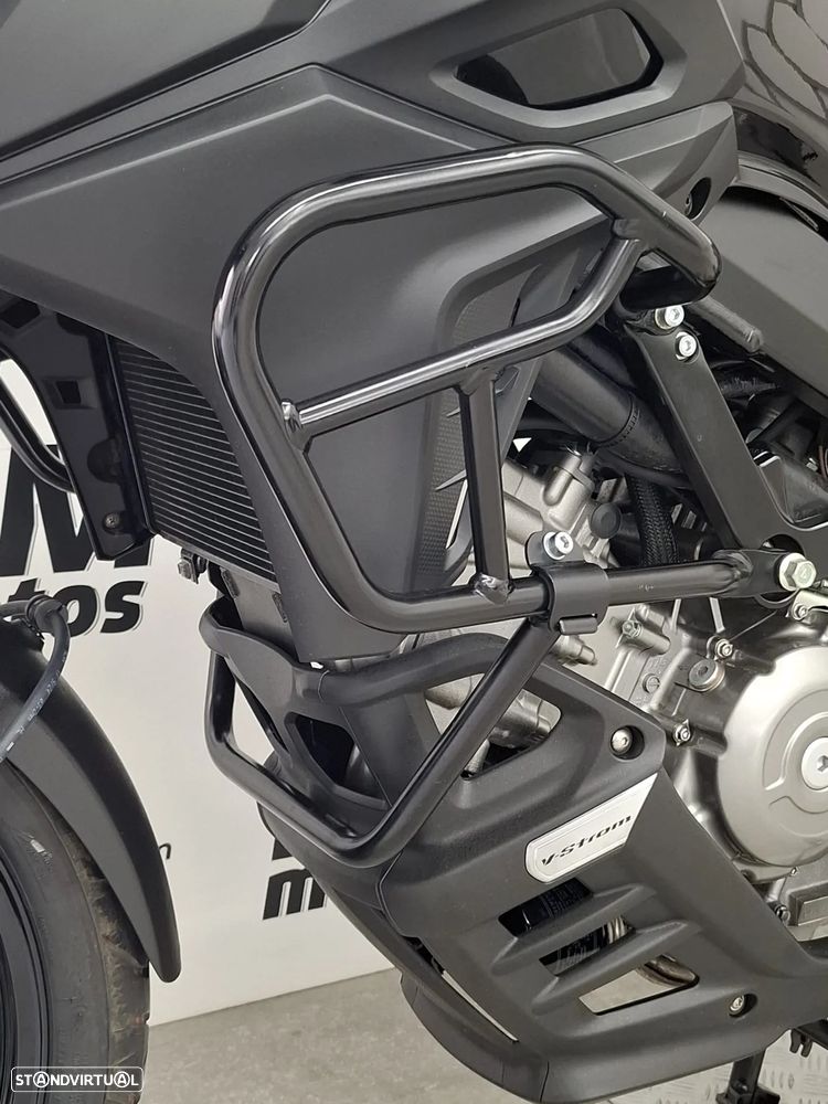 Suzuki DL 650A V-STROM - 19