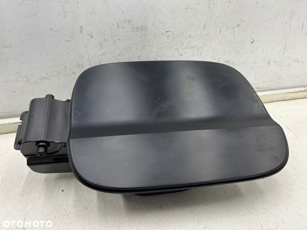 Klapka wlewu paliwa Skoda Kodiaq I 16-24r. NOWA z otworem na AdBlue osłona oryginalna 565809702 - 4