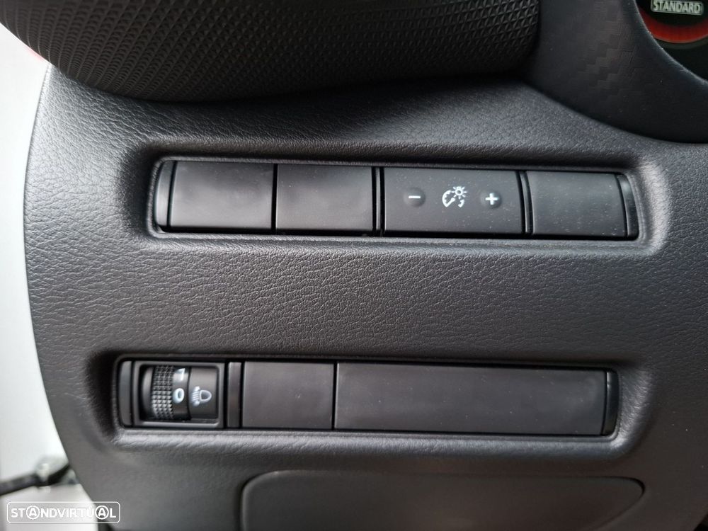 Nissan Juke 1.6 Hybrid N-Connecta Two Tone - 27